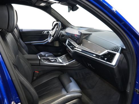 Used 2025 BMW X7 M60i AWD/4WD image 35
