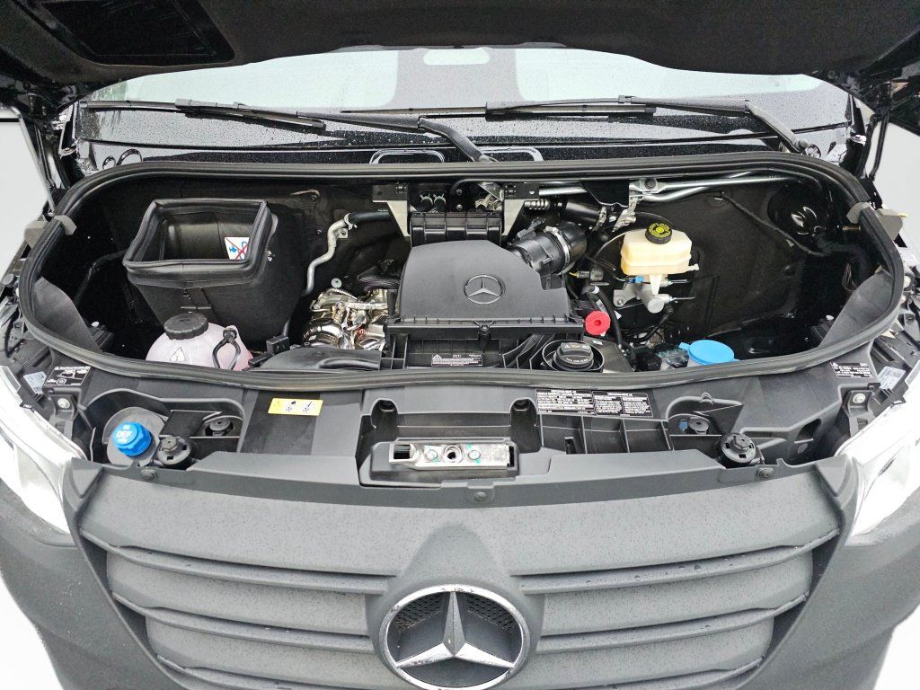 New 2025 Mercedes-Benz Sprinter 2500 image 9