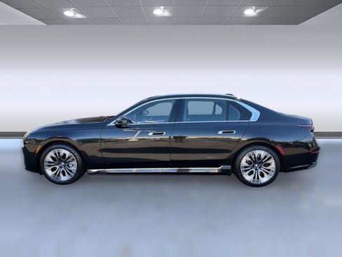 Certified 2024 BMW i7 xDrive60 image 2