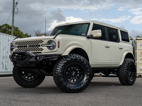 New 2025 Ford Bronco Badlands AWD/4WD image 8