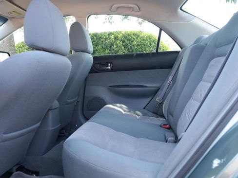 Used 2004 MAZDA MAZDA6 i FWD image 25