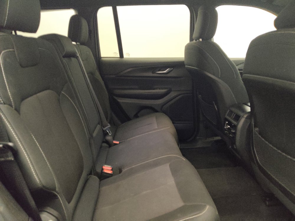 Used 2024 Jeep Grand Cherokee Laredo RWD image 19