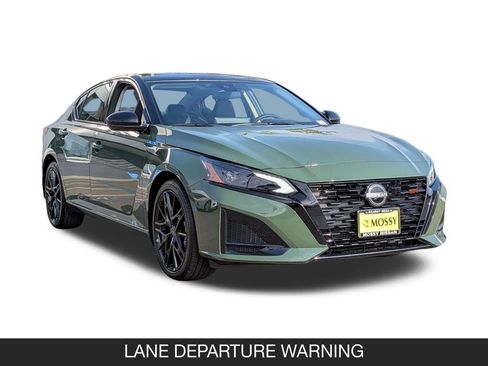New 2026 Nissan Altima 2.5 SR FWD image 2