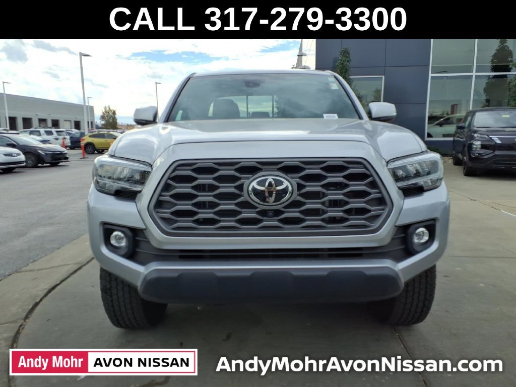 Used 2023 Toyota Tacoma TRD Off-Road w/ TRD Premium Off Road Package AWD/4WD image 3
