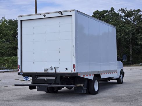 Used 2024 Chevrolet Express 3500 w/ Power Convenience Package RWD image 7