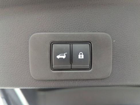 Used 2025 Nissan Murano SV image 9