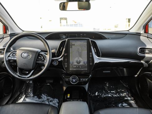 Used 2021 Toyota Prius Prime XLE image 13