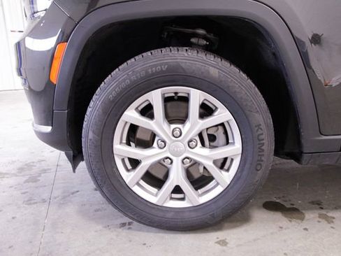 Used 2022 Jeep Grand Cherokee L Limited image 10