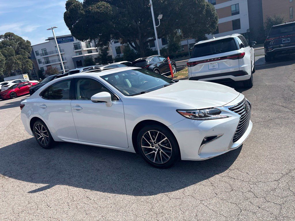 Used 2016 Lexus ES 350 w/ Luxury Package w/Wood Trim FWD image 7