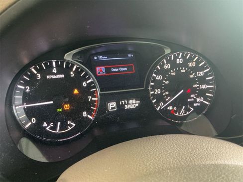 Used 2014 Nissan Altima 2.5 SV FWD image 12
