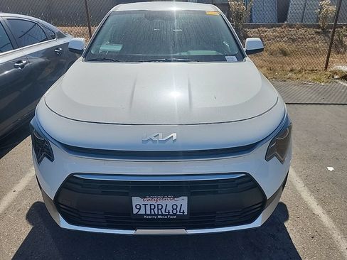 Certified 2025 Kia Niro LX FWD image 2