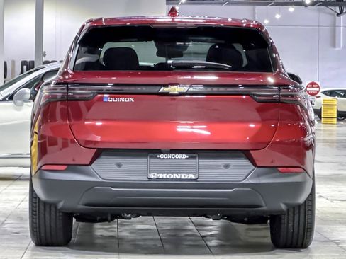 Used 2025 Chevrolet Equinox EV LT image 9