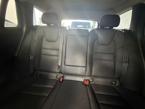 Used 2025 Volvo V60 B5 Cross Country Plus image 38