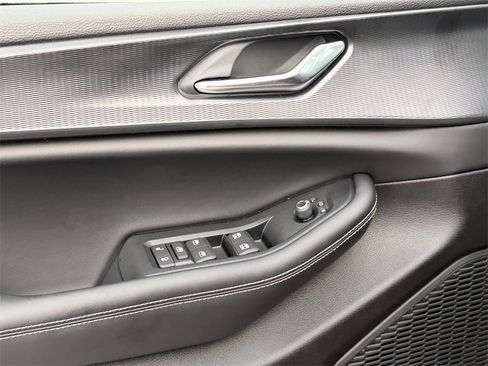 New 2025 Jeep Grand Cherokee Laredo X image 13