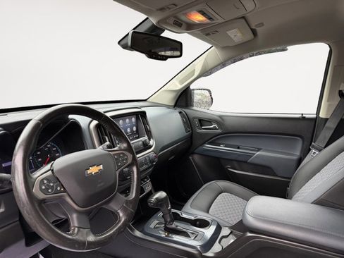 Used 2021 Chevrolet Colorado Z71 AWD/4WD image 9