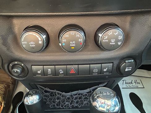 Used 2012 Jeep Wrangler Unlimited Sahara AWD/4WD image 24