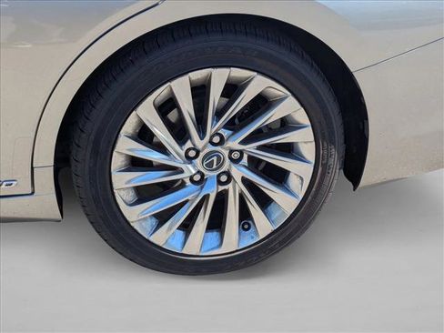 Used 2019 Lexus ES 300h w/ Accessory Package 2 image 23