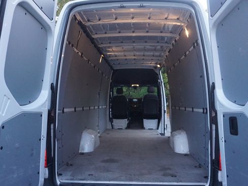 Used 2023 Mercedes-Benz Sprinter 2500 image 28