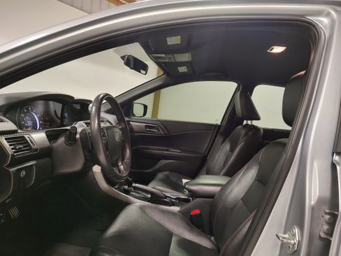 Used 2017 Honda Accord Sport Special Edition image 10