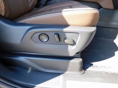 New 2025 Chevrolet Suburban High Country image 20