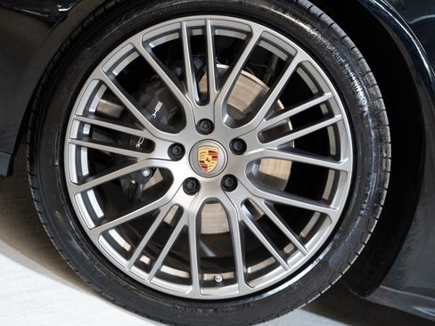 Certified 2023 Porsche Panamera 4 Platinum Edition AWD/4WD image 11