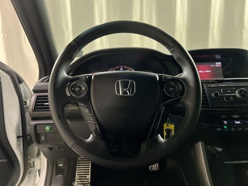 Used 2017 Honda Accord Sport image 22