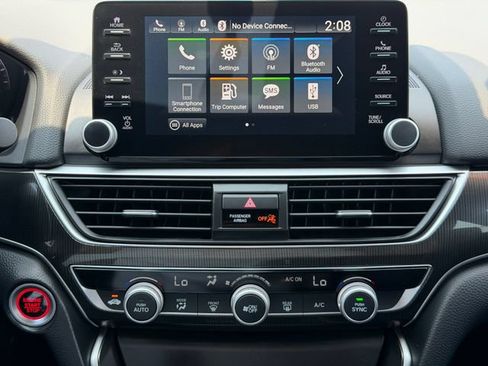 Used 2018 Honda Accord Sport image 14