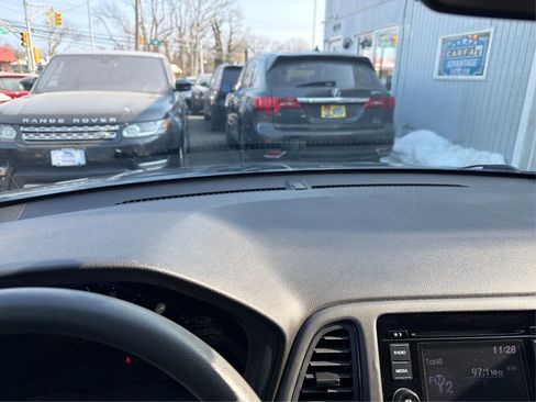 Used 2021 Honda HR-V LX image 22