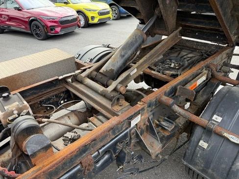 Certified 2017 Ford F550 4x4 Regular Cab Super Duty image 7