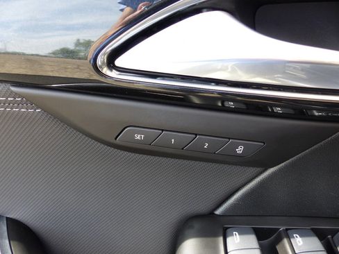 Used 2025 Buick Envision Preferred AWD/4WD image 21