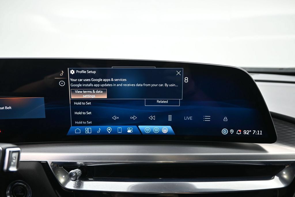 Certified 2025 Cadillac Lyriq Luxury AWD/4WD image 11