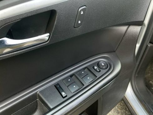 Used 2011 Chevrolet Traverse LT w/ Personal Connectivity Package FWD image 19