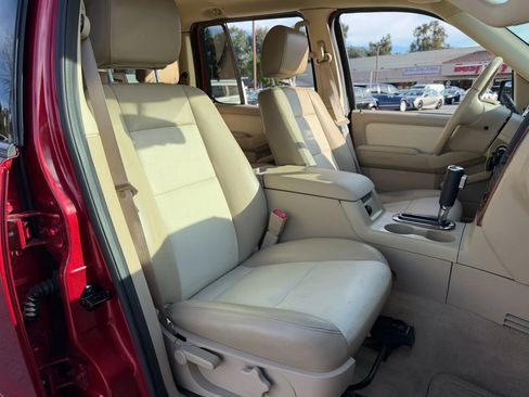 Used 2006 Ford Explorer Eddie Bauer image 18