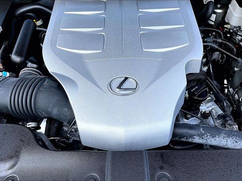 Used 2023 Lexus GX 460 Luxury w/ Accessory Package AWD/4WD image 33