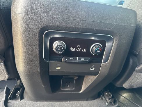 Used 2022 Chevrolet Suburban Z71 AWD/4WD image 29