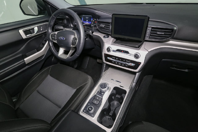 Used 2024 Ford Explorer XLT AWD/4WD image 18