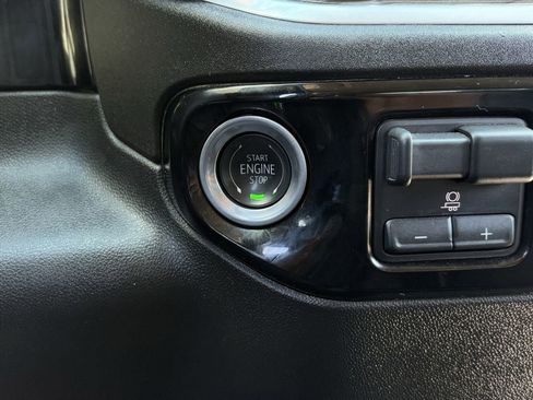 Used 2024 Chevrolet Silverado 2500 LT w/ Convenience Package AWD/4WD image 26