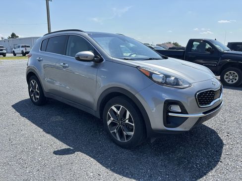 Used 2021 Kia Sportage EX w/ EX Technology Package AWD/4WD image 2