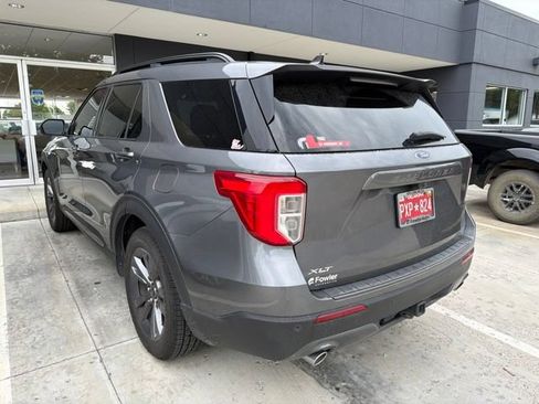 Used 2024 Ford Explorer XLT w/ Equipment Group 202A RWD image 3