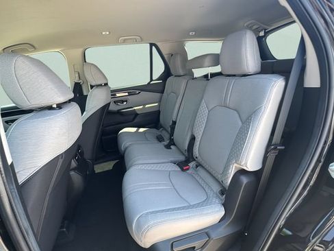 Used 2023 Honda Pilot LX image 11