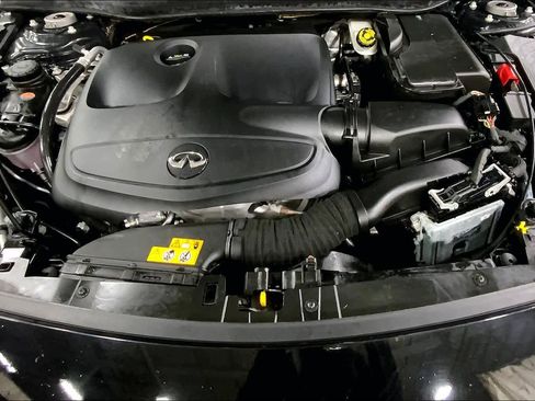 Used 2019 INFINITI QX30 LUXE w/ Navigation Package image 31