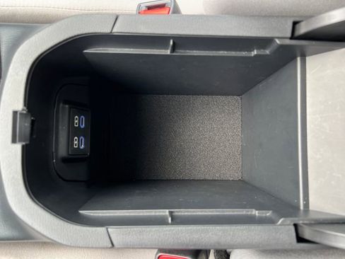 Used 2022 Toyota RAV4 XLE w/ Convenience Package FWD image 24