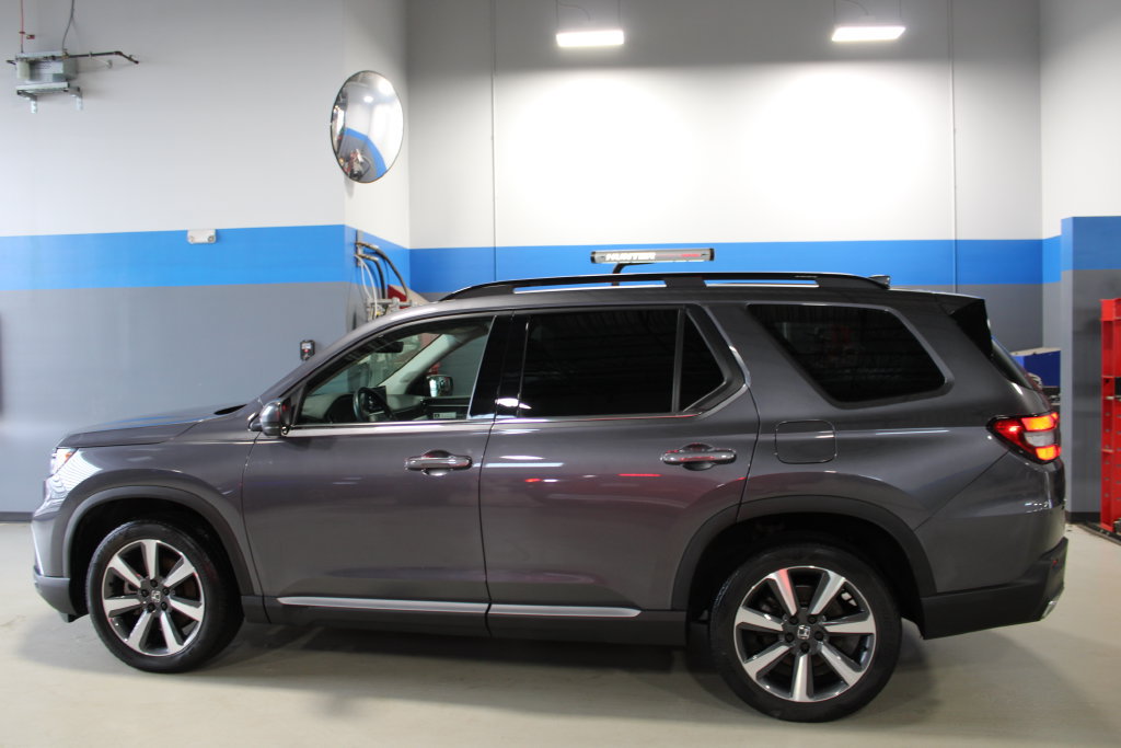Used 2023 Honda Pilot Touring image 10