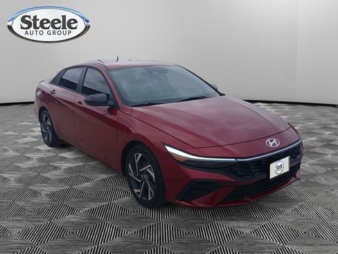 Used 2025 Hyundai Elantra Sport image 7