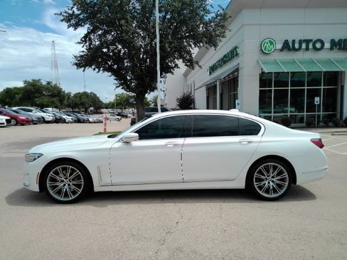 Used 2022 BMW 740i RWD image 14