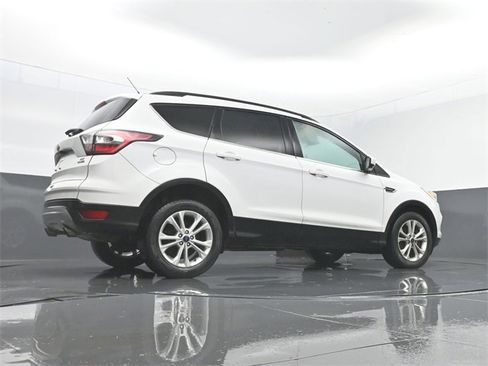 Used 2017 Ford Escape SE w/ Equipment Group 201A image 22