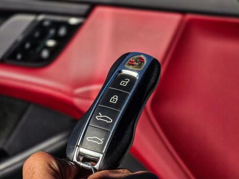 Used 2020 Porsche Taycan 4S AWD/4WD image 91