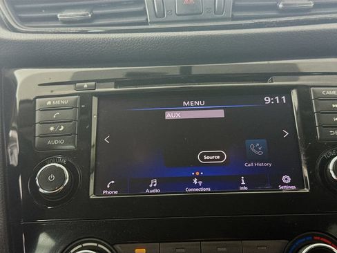 Used 2018 Nissan Rogue S FWD image 18