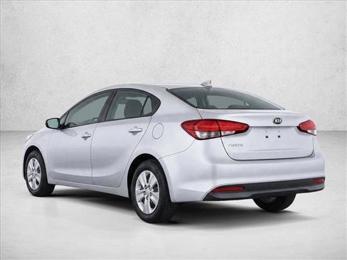 Used 2018 Kia Forte LX w/ LX Popular Package FWD image 5