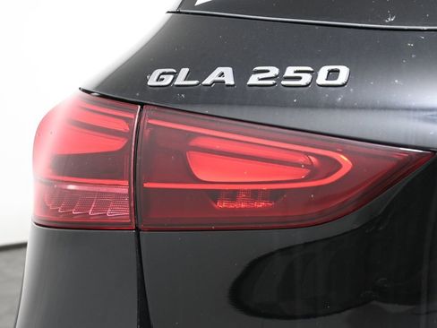 New 2025 Mercedes-Benz GLA 250 4MATIC image 12